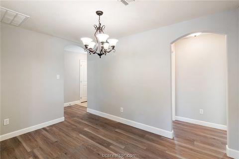 Tiny photo for 2402 Pleasant Rose Circle, Bryan, TX 77808 (MLS # 26003322)