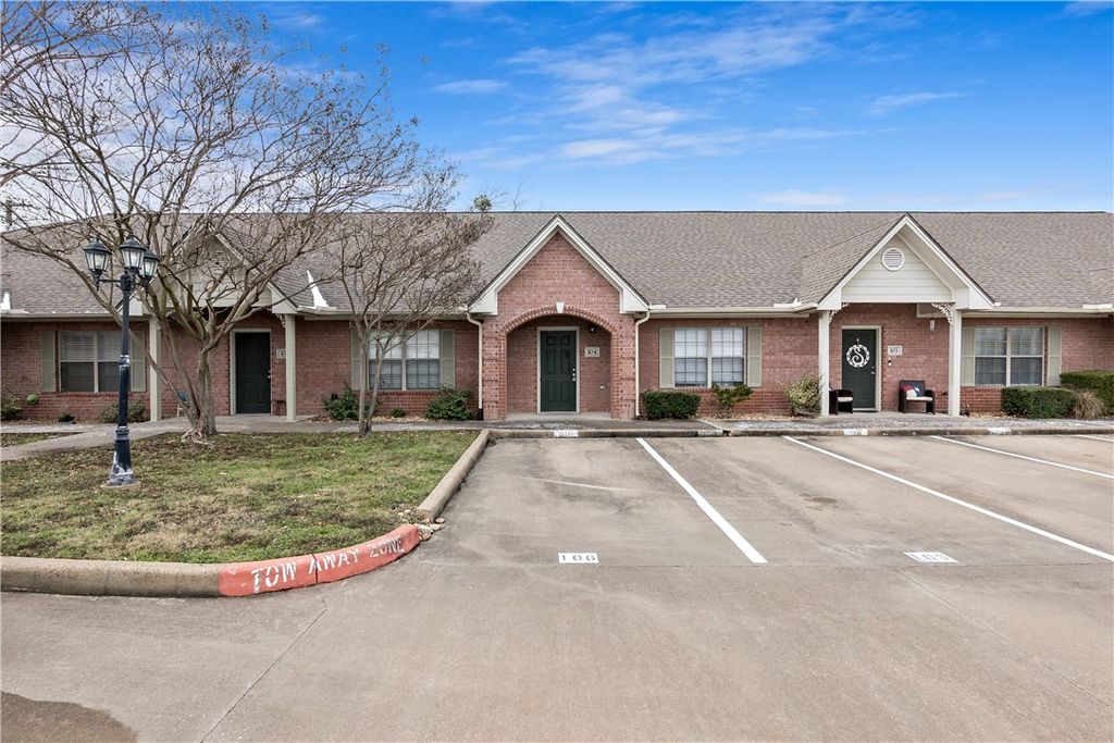 Photo of 1702 Deacon Drive #104, College Station, TX 77845 (MLS # 26000217)