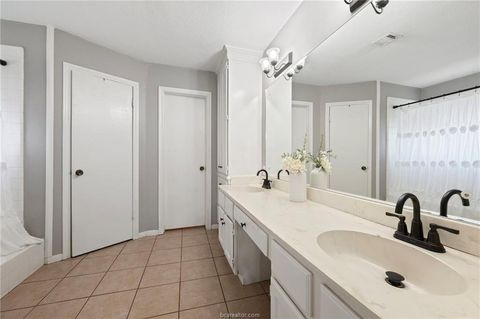 Tiny photo for 8711 Bent Tree Drive, College Station, TX 77845 (MLS # 26005661)
