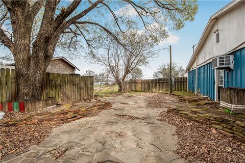 Tiny photo for 124 12th Street, Somerville, TX 77879 (MLS # 26002142)