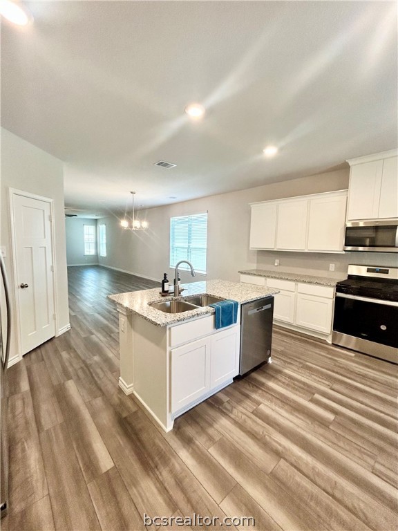 College Station, Texas 77845, United States, 3 Bedrooms Bedrooms, ,2 BathroomsBathrooms,Residential,Pending,59131