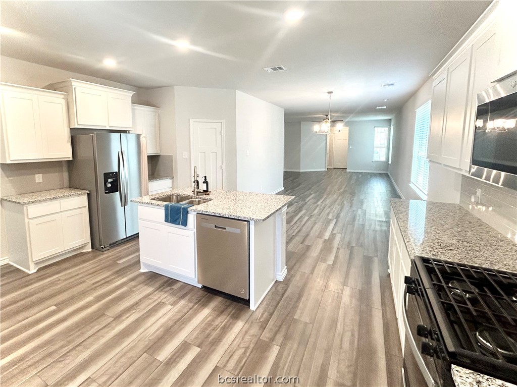College Station, Texas 77845, United States, 3 Bedrooms Bedrooms, ,2 BathroomsBathrooms,Residential,Pending,59131