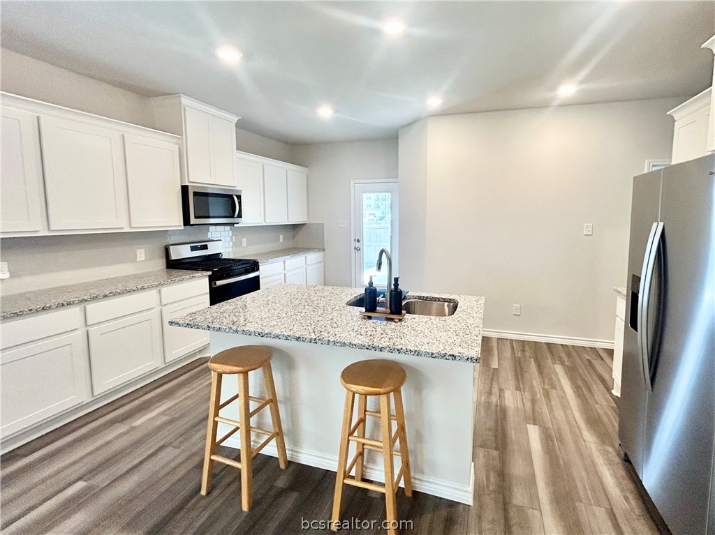 College Station, Texas 77845, United States, 3 Bedrooms Bedrooms, ,2 BathroomsBathrooms,Residential,Pending,59131