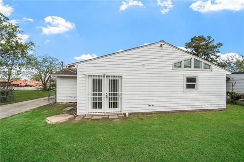 Tiny photo for 7303 Long Point Road, Houston, TX 77055 (MLS # 26004121)