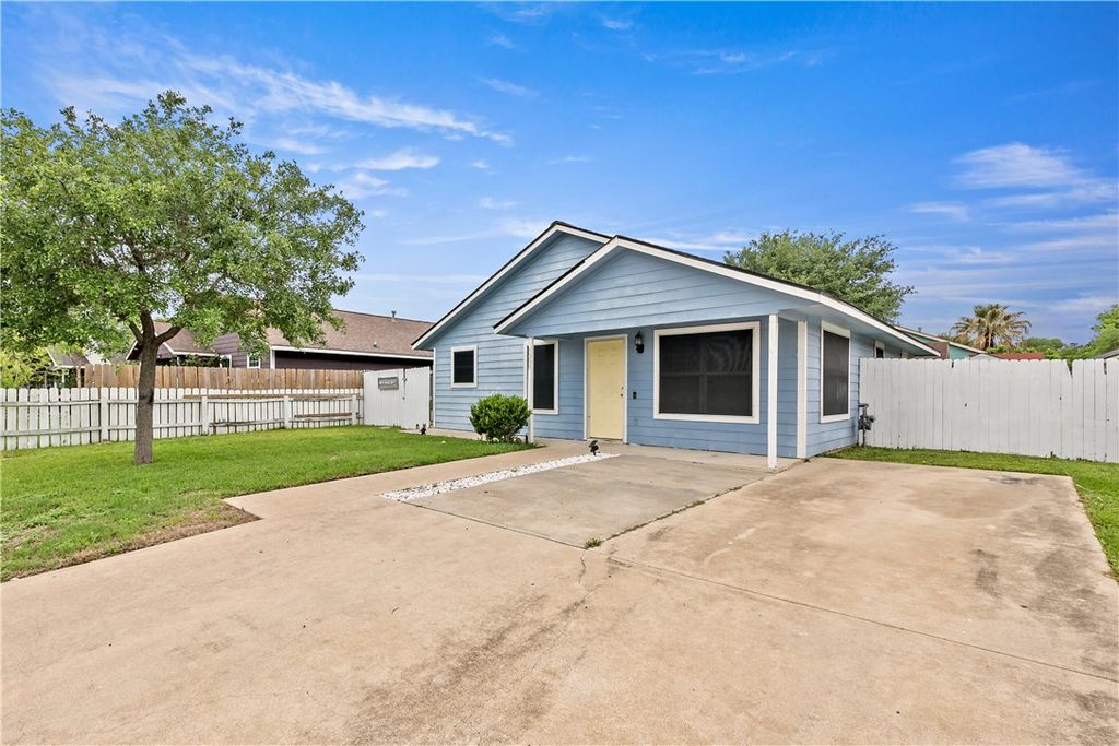 Photo of 1308 Celias Dream, Bryan, TX 77803 (MLS # 26004597)