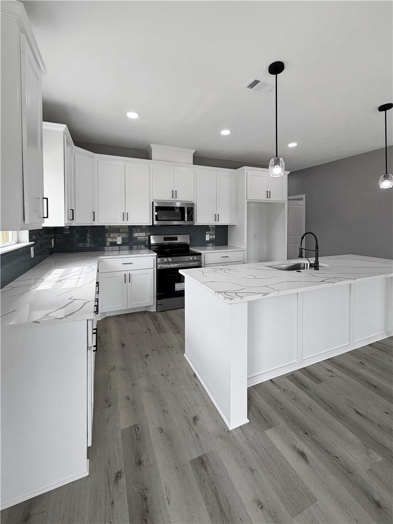 Photo of 405 Martin Luther King Jr Street, Franklin, TX 77856 (MLS # 26012138)