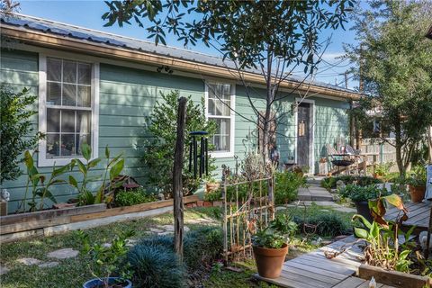 Tiny photo for 207 S Hill Street, Caldwell, TX 77836 (MLS # 26000544)