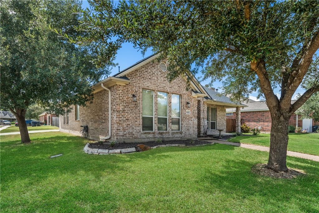 Photo of 8426 Alison Avenue NW, College Station, TX 77845 (MLS # 25010825)