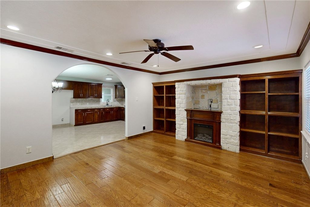 Photo of 903 Travis Street, Bryan, TX 77803 (MLS # 25011015)