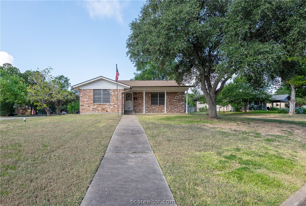 Photo of 303 Borderbrook Drive, Bryan, TX 77801 (MLS # 26010191)