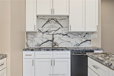 Tiny photo for 20 Coolcrest DR, Other, TX 77364 (MLS # 26011608)