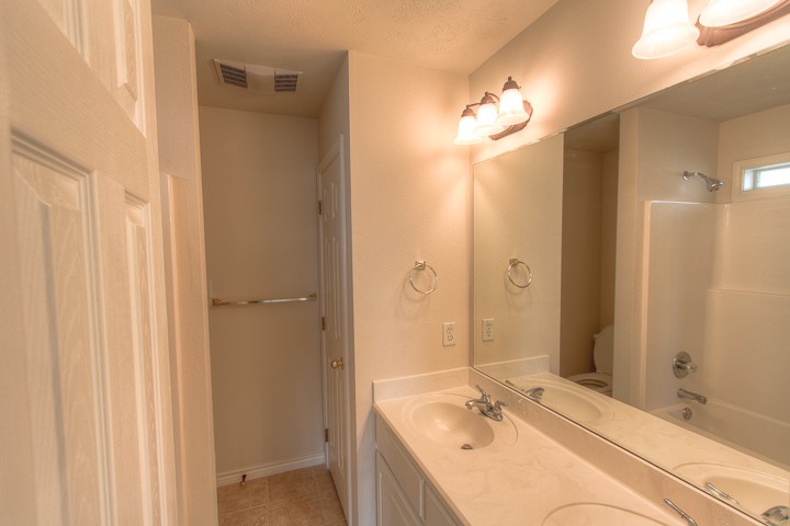 College Station, Texas 77845, United States, 3 Bedrooms Bedrooms, ,2 BathroomsBathrooms,Residential,Active,205978