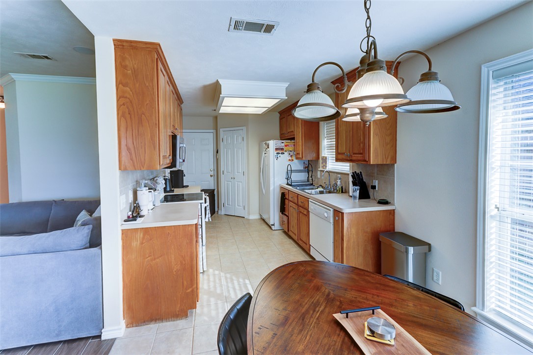 College Station, Texas 77845, United States, 3 Bedrooms Bedrooms, ,2 BathroomsBathrooms,Residential,Active,205978