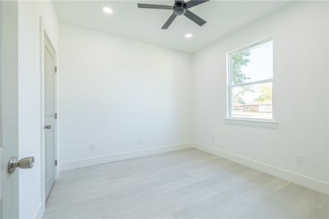 Tiny photo for 910 Hammond Street, Bryan, TX 77803 (MLS # 25010754)