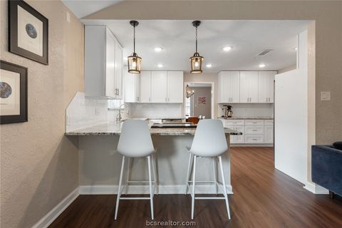 Tiny photo for 2907 Broadmoor Dr, Bryan, TX 77802 (MLS # 26002301)