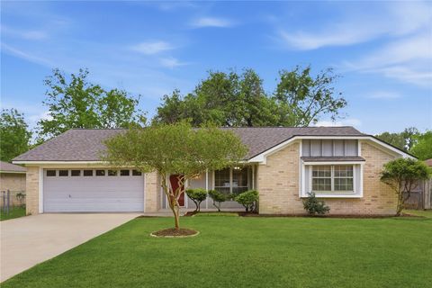 Photo of 1500 Austin Avenue Ave, College Station, TX 77845 (MLS # 26004358)
