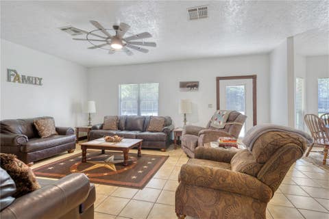Tiny photo for 26 Woodland Hills Dr Drive, Huntsville, TX 77320 (MLS # 26010661)