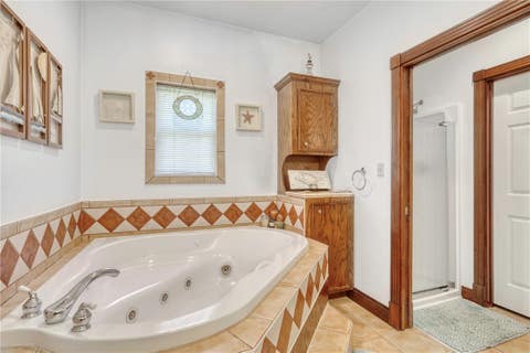 Tiny photo for 26 Woodland Hills Dr Drive, Huntsville, TX 77320 (MLS # 26010661)