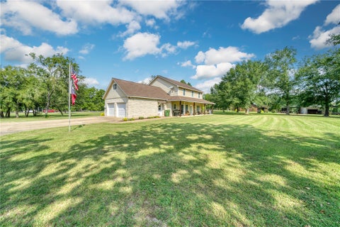 Tiny photo for 26 Woodland Hills Dr Drive, Huntsville, TX 77320 (MLS # 26010661)