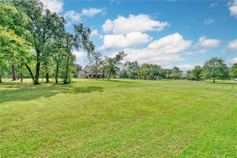 Tiny photo for 26 Woodland Hills Dr Drive, Huntsville, TX 77320 (MLS # 26010661)