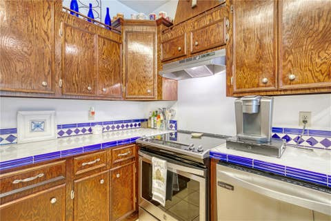 Tiny photo for 26 Woodland Hills Dr Drive, Huntsville, TX 77320 (MLS # 26010661)