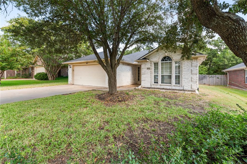 Photo of 1711 Beaver Pond Court, Bryan, TX 77807 (MLS # 26002797)