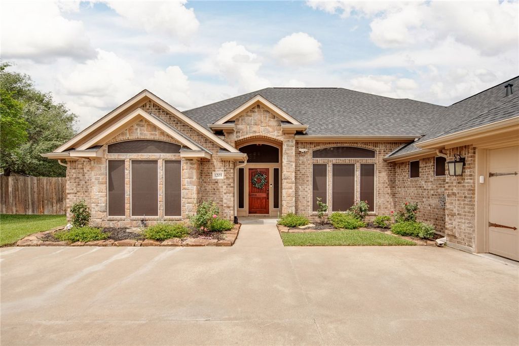 Photo of 1203 Beacon Court, College Station, TX 77845 (MLS # 26004645)