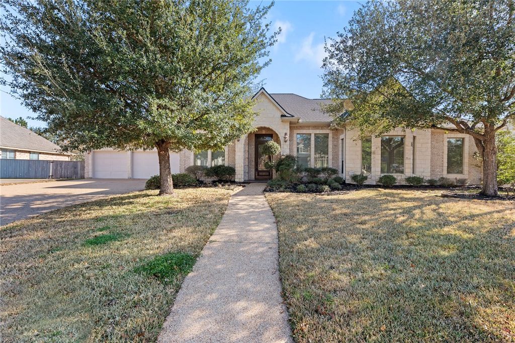 Photo of 904 Plainfield Court, College Station, TX 77845 (MLS # 26001145)