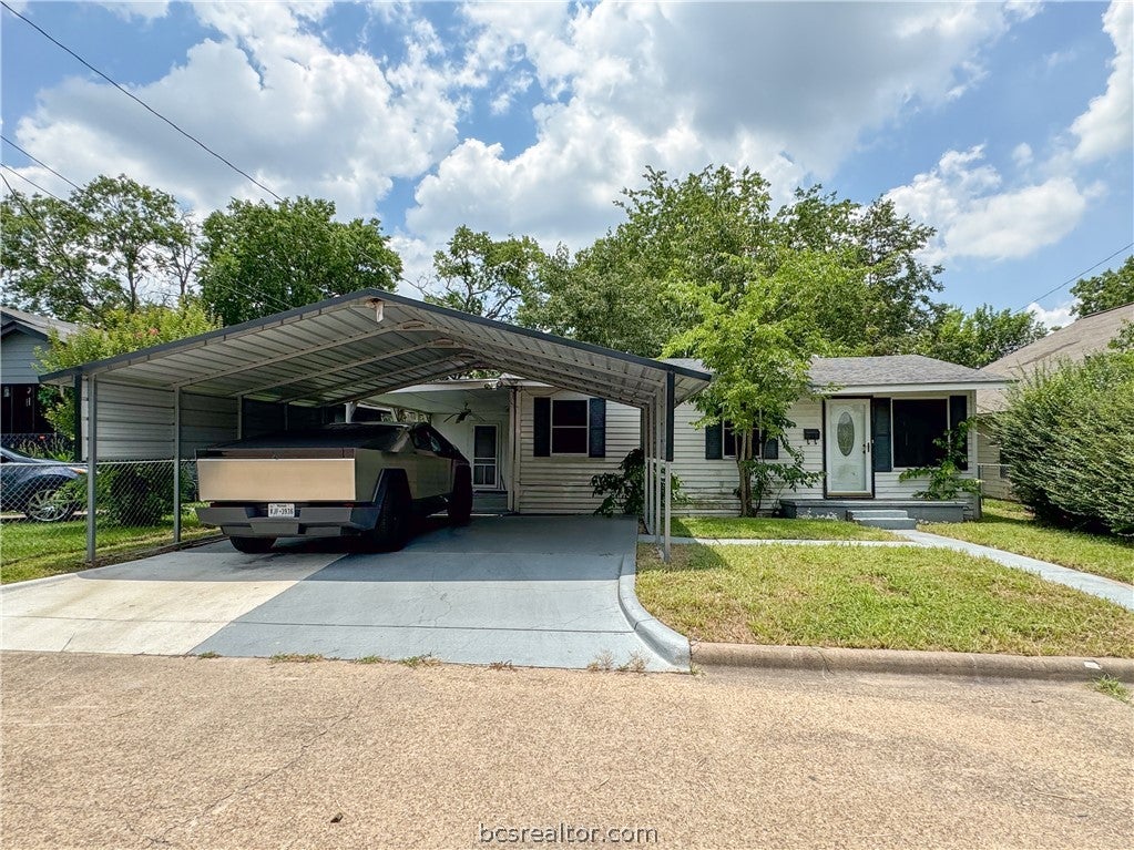 Photo of 607 W 16th Street, Bryan, TX 77803 (MLS # 26011591)