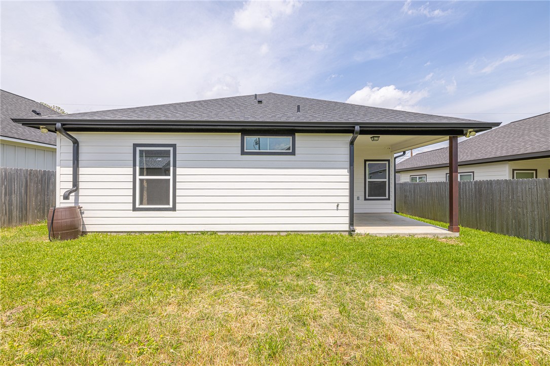 Bryan, Texas 77803, United States, 3 Bedrooms Bedrooms, ,2 BathroomsBathrooms,Residential,Pending,112735