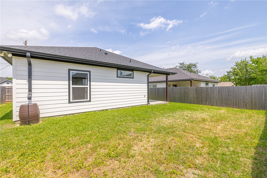 Bryan, Texas 77803, United States, 3 Bedrooms Bedrooms, ,2 BathroomsBathrooms,Residential,Pending,112735