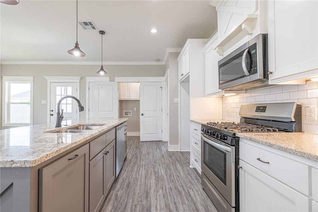 Bryan, Texas 77803, United States, 3 Bedrooms Bedrooms, ,2 BathroomsBathrooms,Residential,Pending,112735