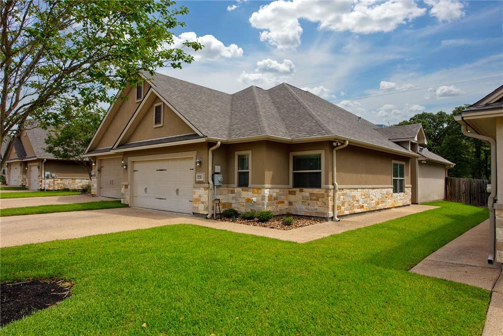 Photo of 1710 Lonetree Drive, College Station, TX 77845 (MLS # 26004784)
