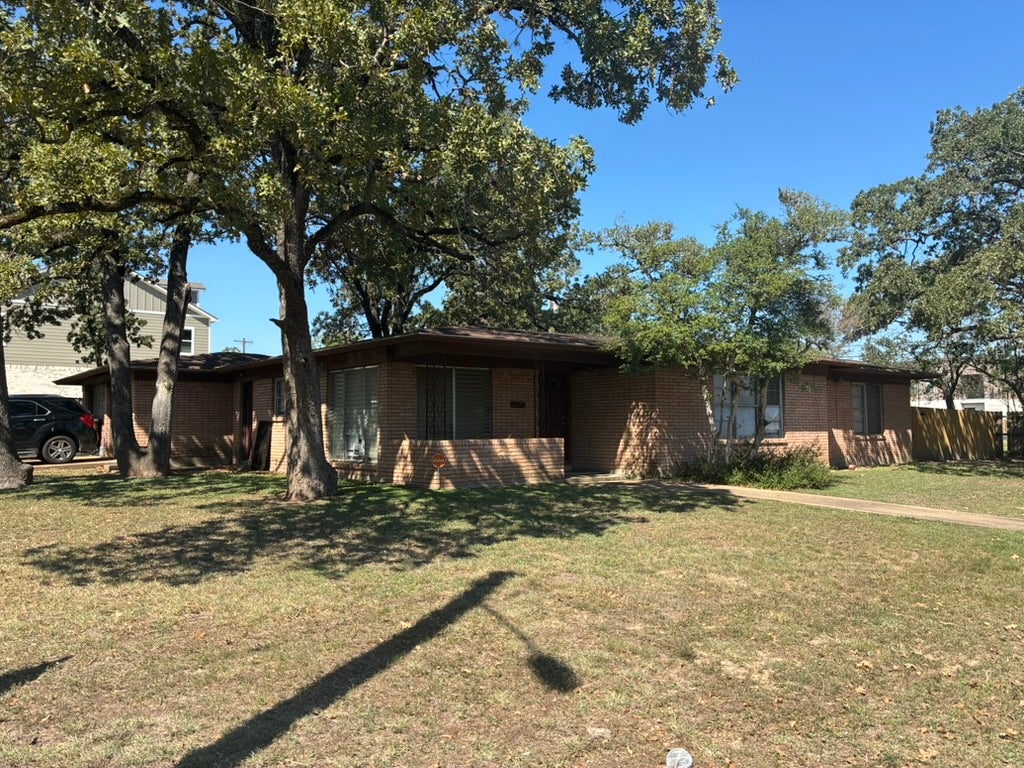 Photo of 506 Clay Street, Bryan, TX 77801 (MLS # 26012096)