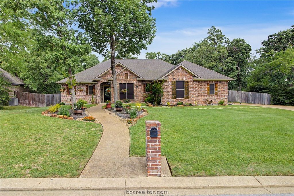 Photo of 1221 Ebbtide Cove, College Station, TX 77845 (MLS # 26004688)