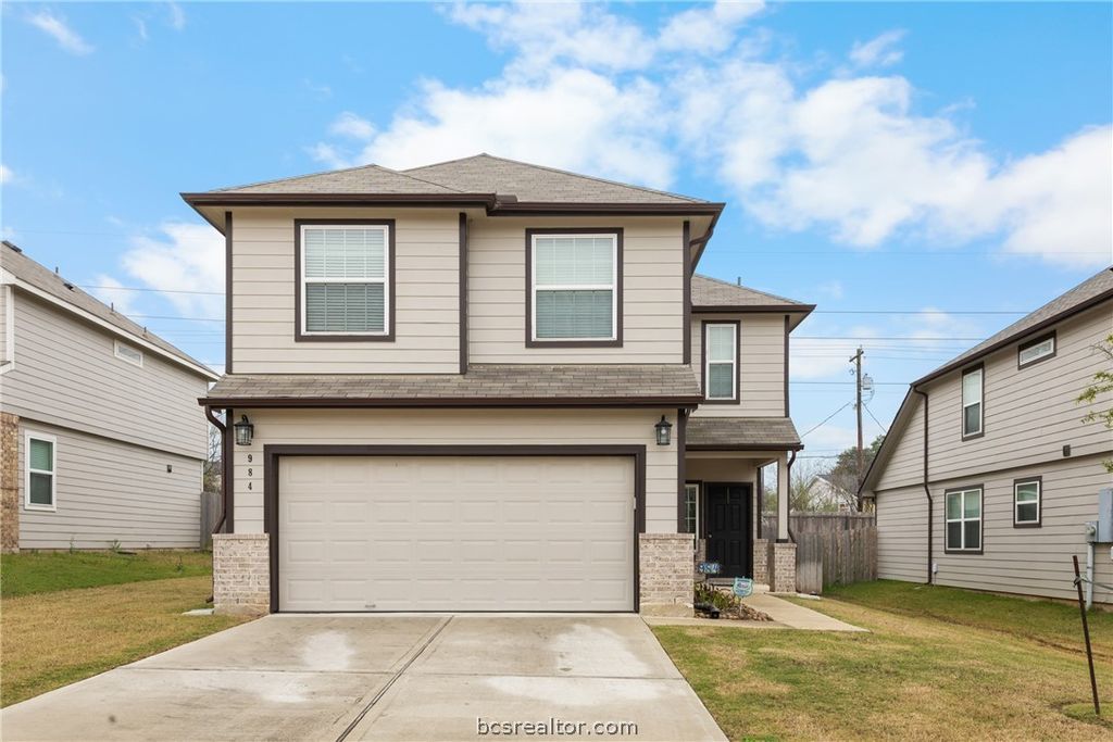 Photo of 984 Crossing Drive, Bryan, TX 77803 (MLS # 26003074)