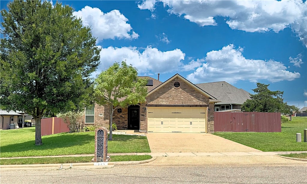 Photo of 2105 Ella Lane, Bryan, TX 77802 (MLS # 26009407)