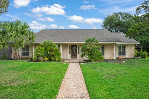 Photo of 1605 Brook Hollow Drive, Bryan, TX 77802 (MLS # 26012492)
