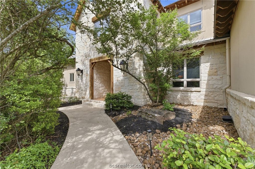 Photo of 9201 Lake Forest Court N, College Station, TX 77845 (MLS # 26004893)