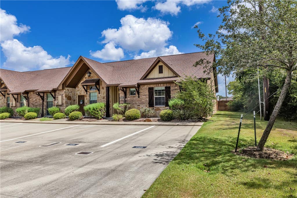 Photo of 3325 Wakewell Court, College Station, TX 77845 (MLS # 26010253)