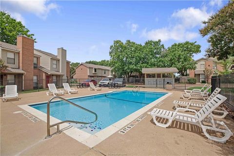Tiny photo for 1904 Dartmouth Building I, Unit 1 Street, College Station, TX 77840 (MLS # 26009347)