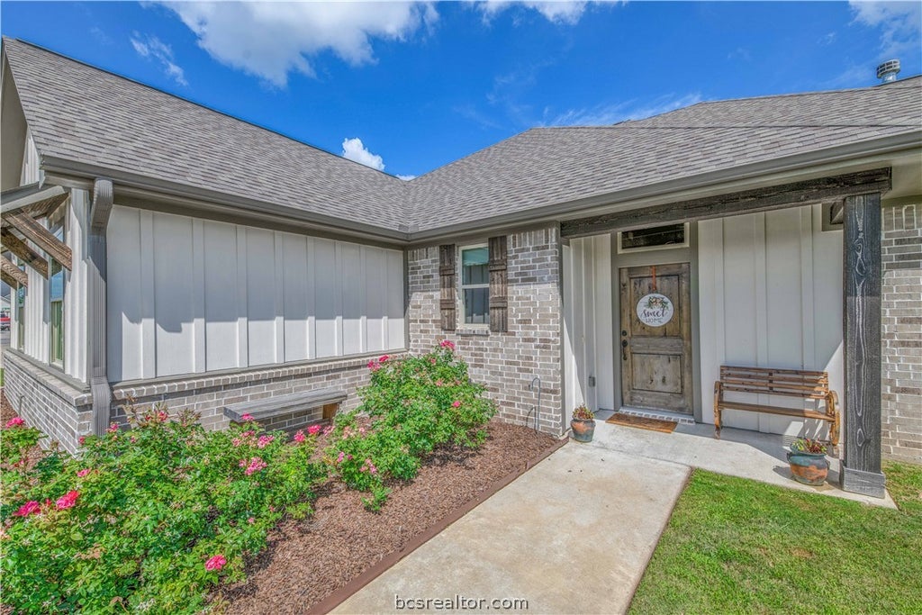 Photo of 10398 Bourbon Lane, Bryan, TX 77808 (MLS # 26010970)