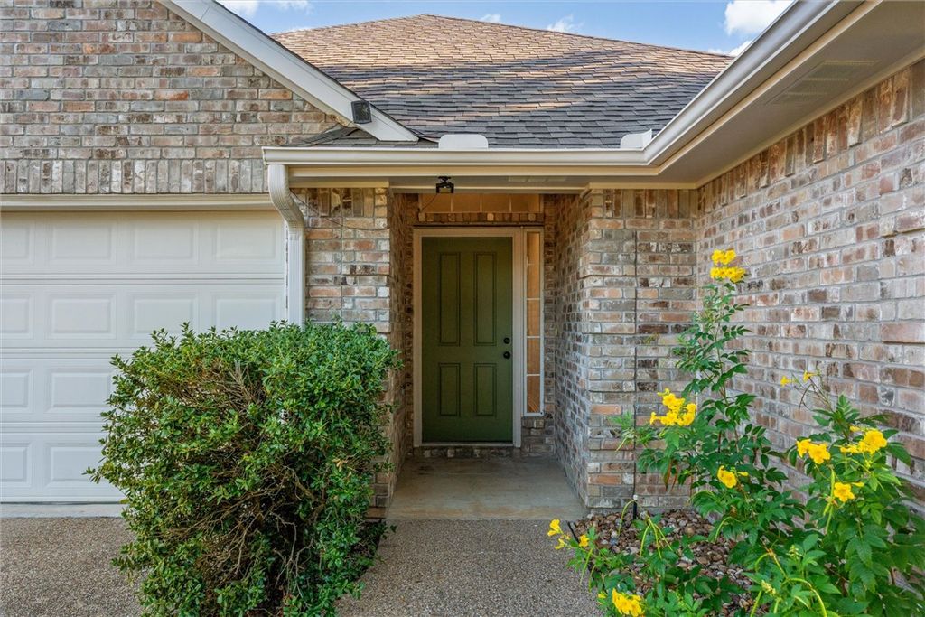 Photo of 1315 Wilshire Court, College Station, TX 77845 (MLS # 25009032)