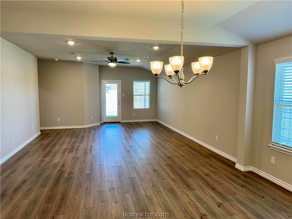 College Station, Texas 77845, United States, 4 Bedrooms Bedrooms, ,2 BathroomsBathrooms,Residential,Pending,63065