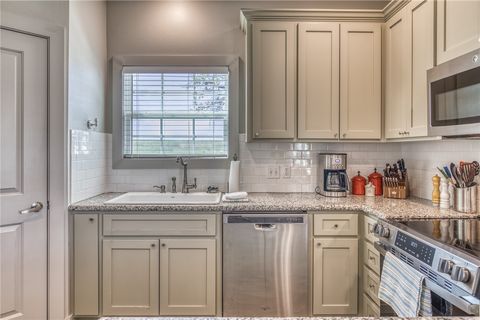 Tiny photo for 1018 7th Street, Somerville, TX 77879 (MLS # 26003109)