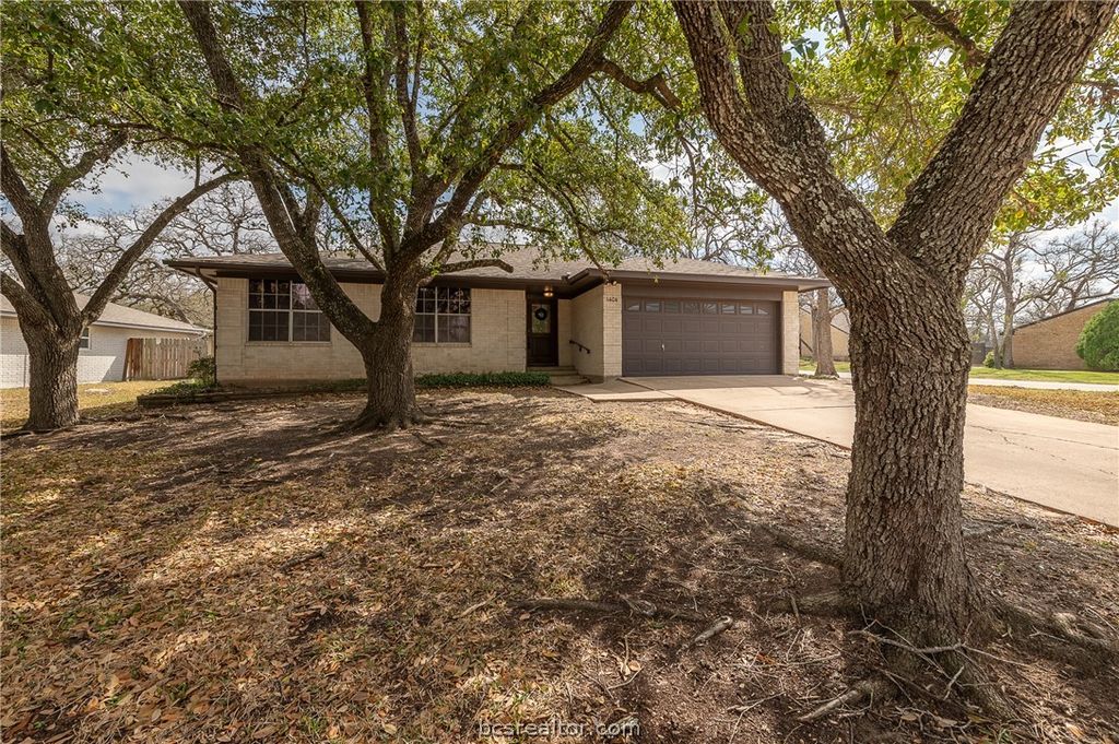 Photo of 1404 Angelina Circle, College Station, TX 77840 (MLS # 26002563)