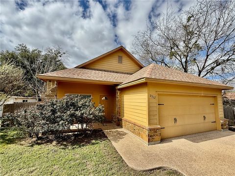 Photo of 2312 Truman Street, Bryan, TX 77801 (MLS # 26002631)