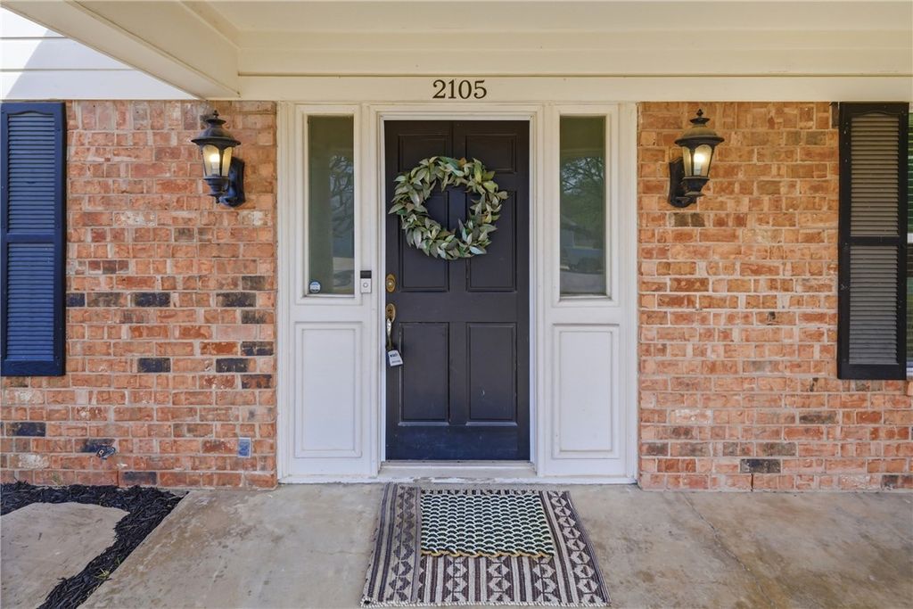Photo of 2105 Briar Oaks Drive, Bryan, TX 77802 (MLS # 26002411)