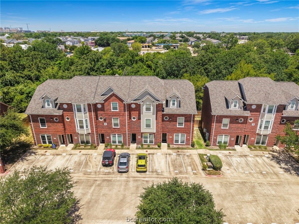 Photo of 305 Holleman DR E #805, College Station, TX 77840 (MLS # 26008996)