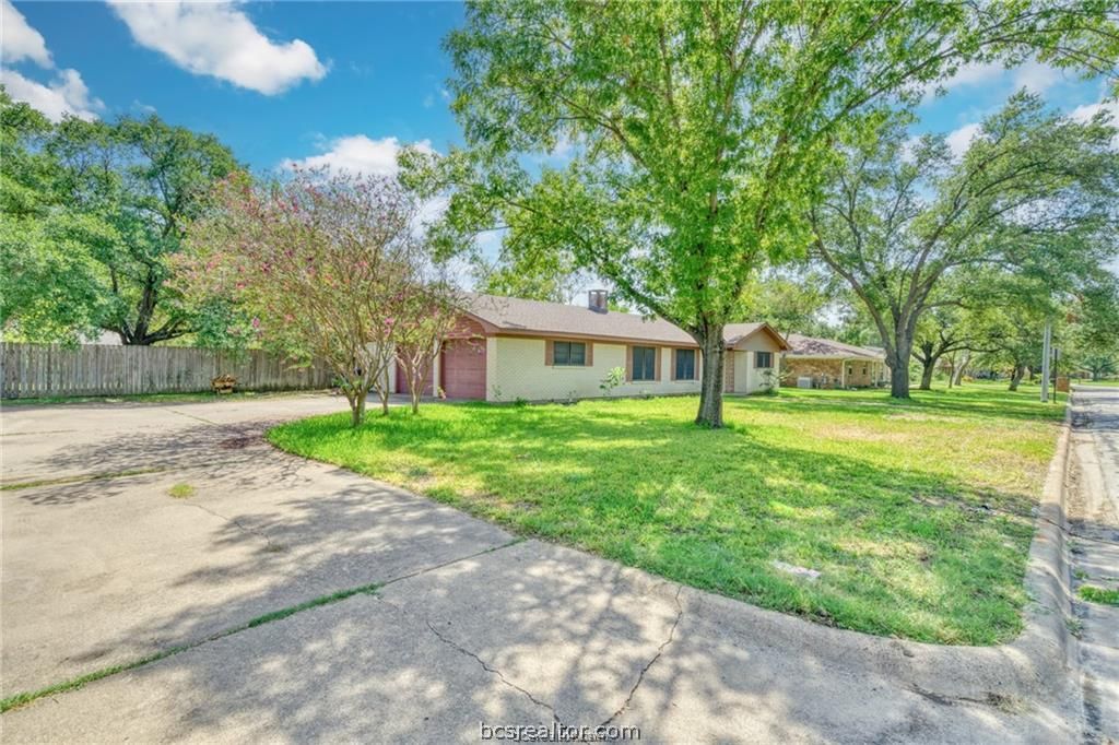 Photo of 1100 Goode Drive, College Station, TX 77840 (MLS # 26005339)